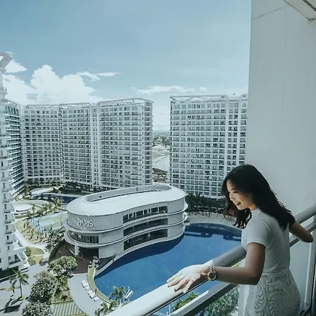 Azure Urban Resort Residences - The Paris Hilton Beach Club