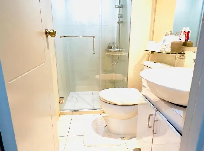 Azure Urban Residences - The Paris Hilton Club Apartment Manila