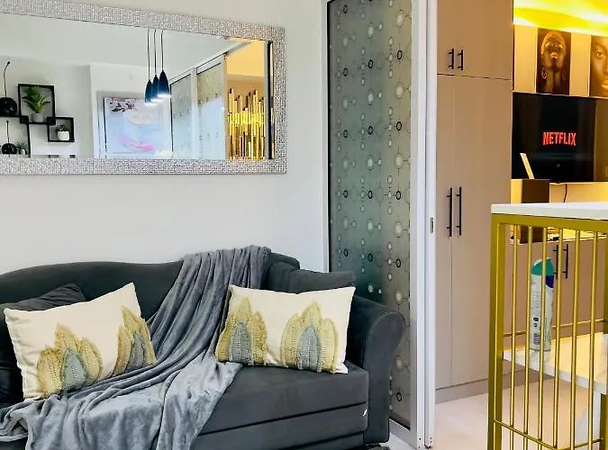 Azure Urban Residences - The Paris Hilton Club Manila